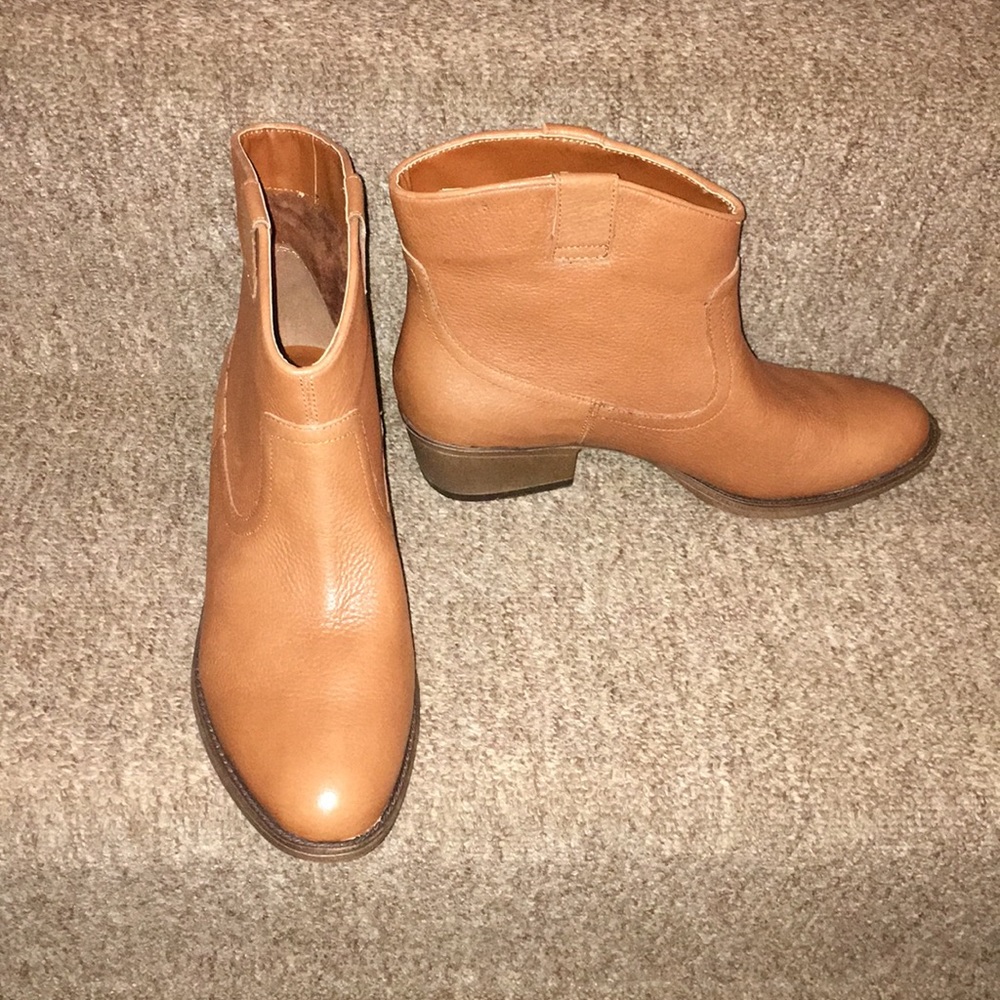 🤠 NWT Reaction Kenneth Cole Leather Booties
